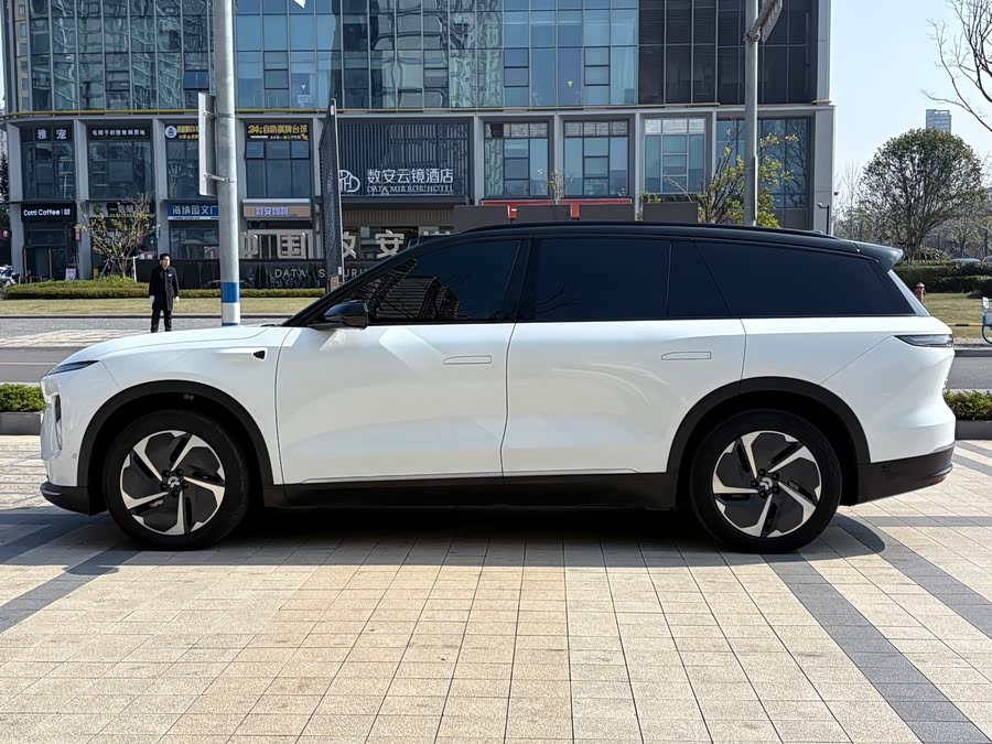 蔚来 蔚来ES8 2023 汽车图片 #3