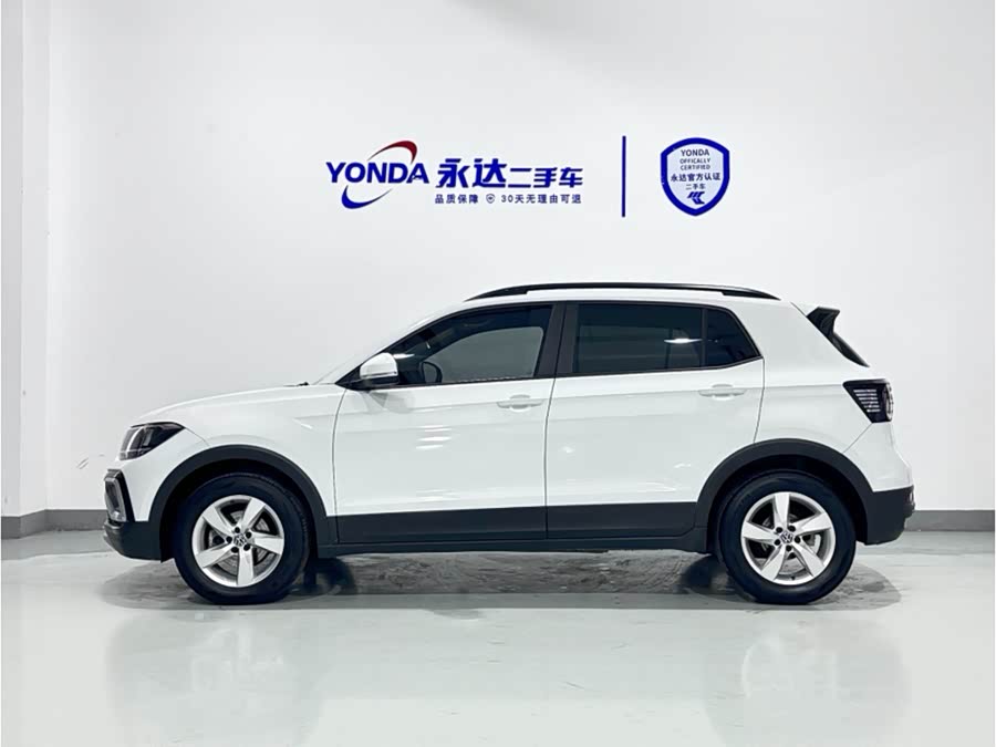 Volkswagen T-Cross 2023 car image #3