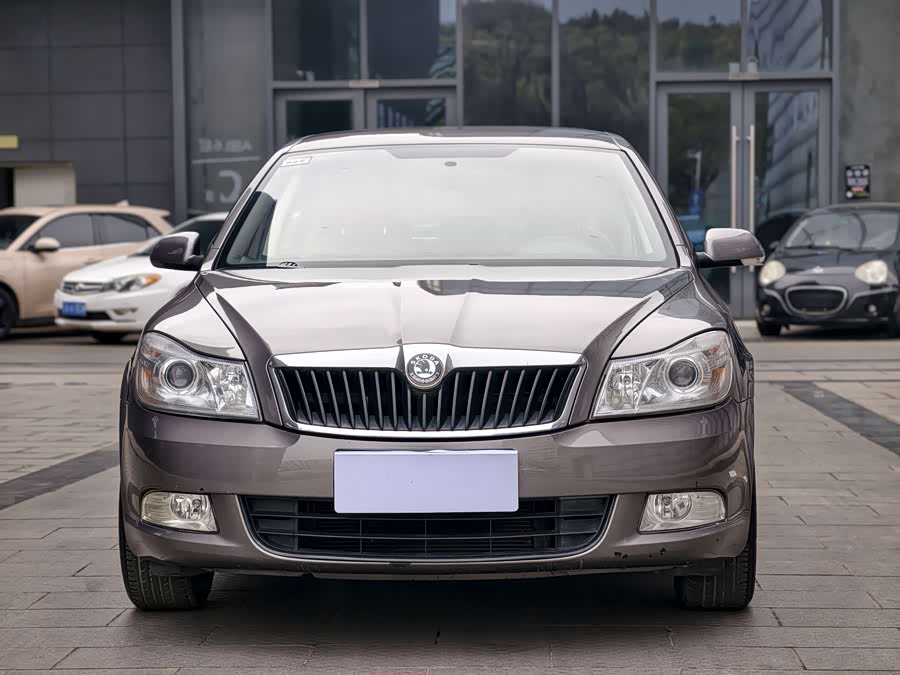 Skoda Octavia 2012 car image #3