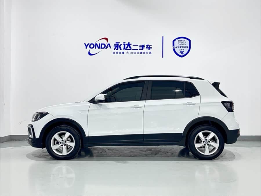 Volkswagen T-Cross 2023 car image #3