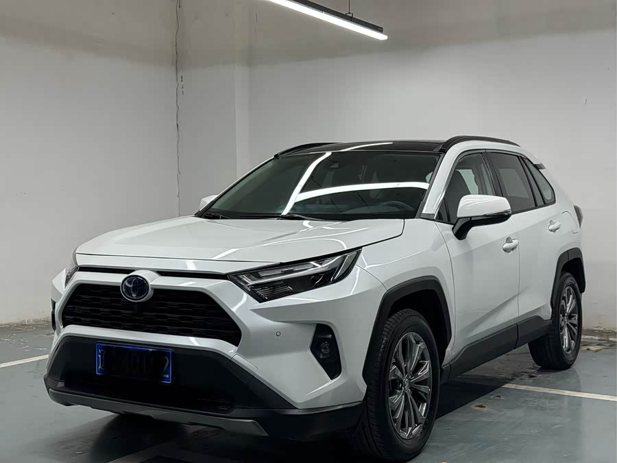Toyota RAV4 2025 immagine di auto #3