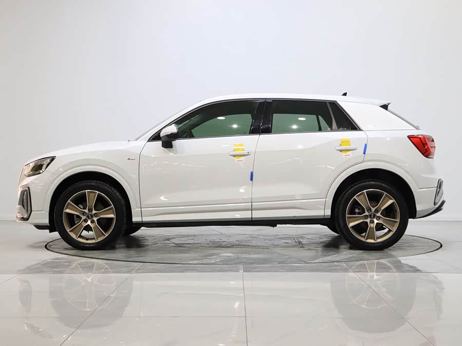 Audi Q2L 2022 car image #3