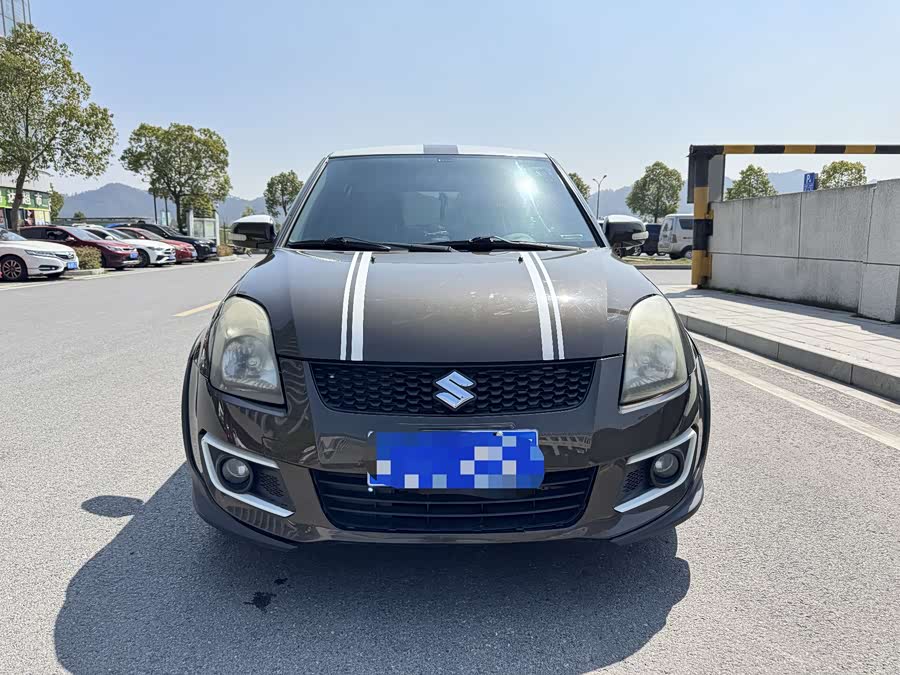 Suzuki Swift 2015 car image #3