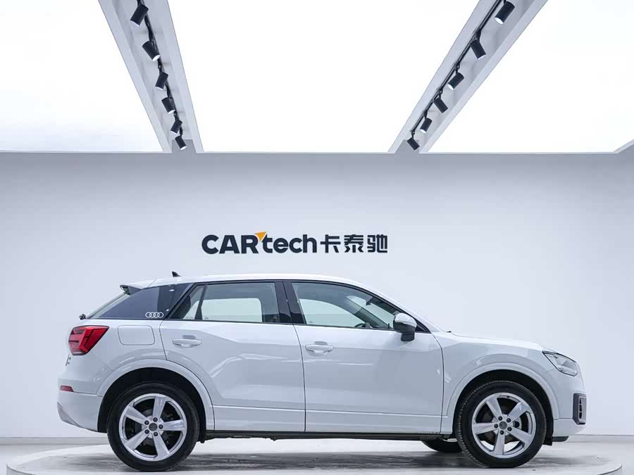 Audi Q2L 2021 immagine di auto #3