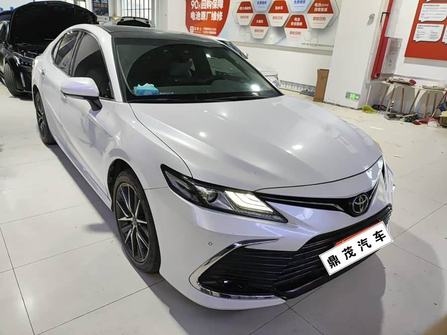 Toyota Camry 2021 car image #3