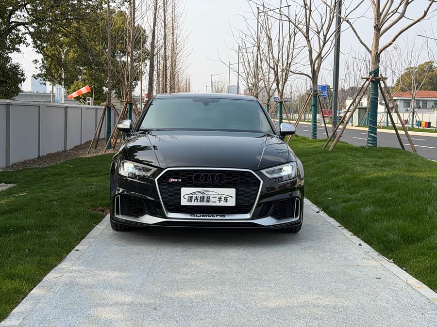 Audi RS 3 2019 imagem de carro #3