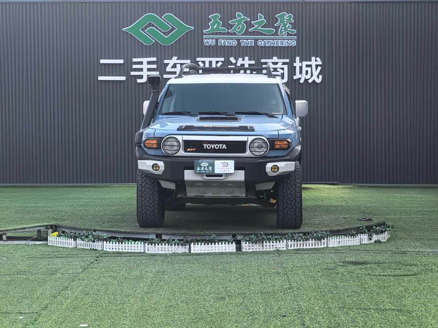 Toyota FJ Cruiser 2015 car image #3