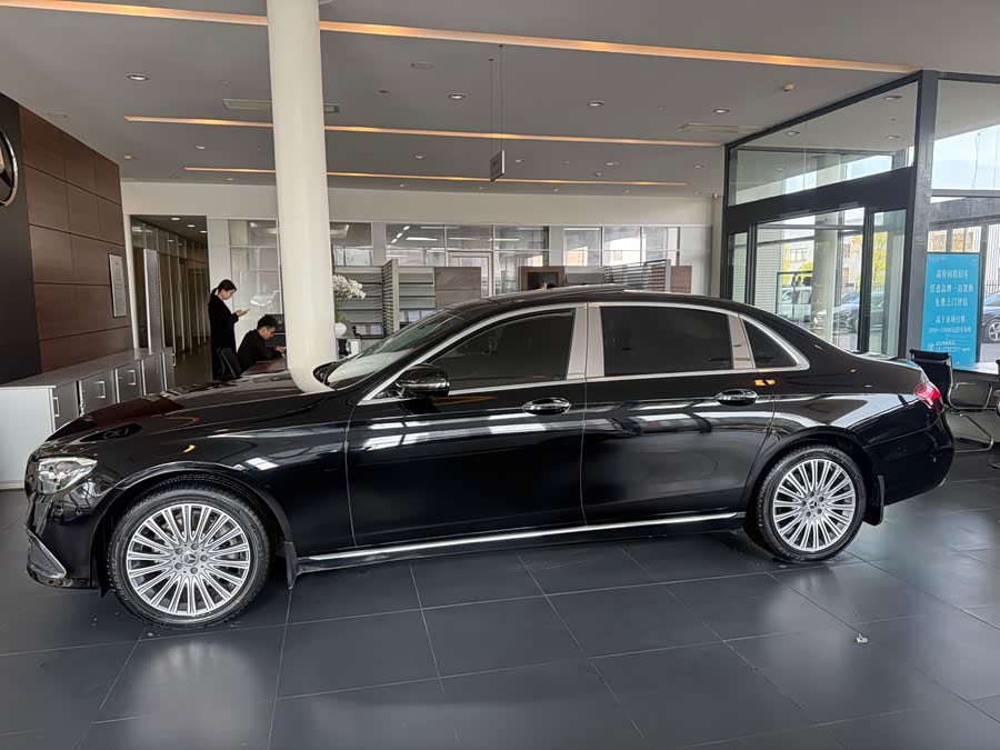 Mercedes-Benz E Class 2022 car image #3