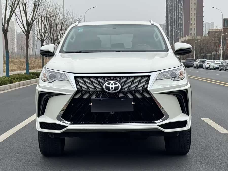 Toyota Fortuner 2020 car image #3