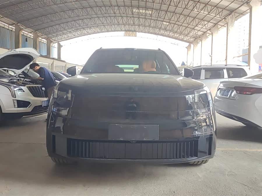 Lynk & Co 900 2025 car image #3