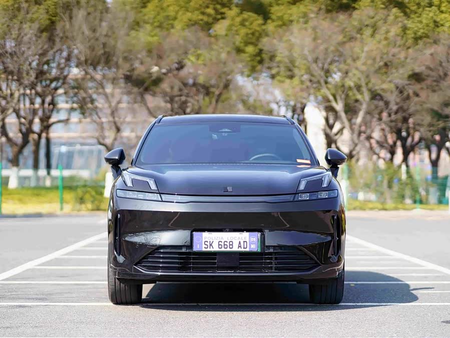 Lynk & Co 08 EM-P 2025 #3 Lynk & Co 08 EM-P 2025 car image #3