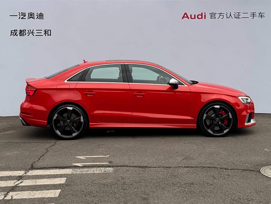 Audi RS 3 2019 imagem de carro #3