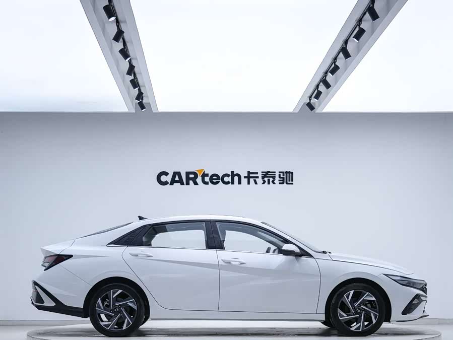 Hyundai Elantra 2024 imagen de coche #3