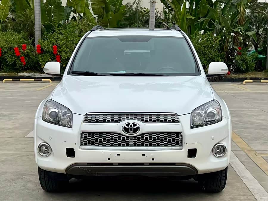 Toyota RAV4 2013 car image #3