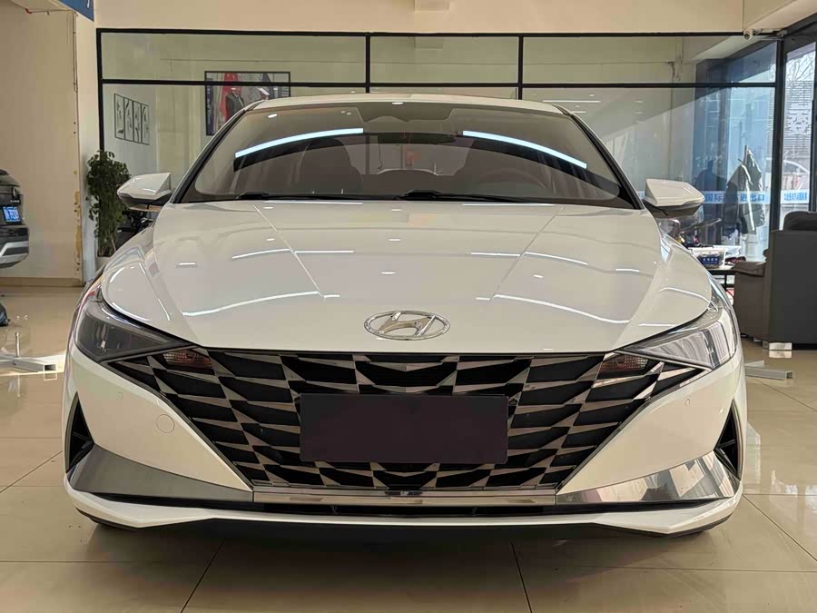 Hyundai Elantra 2021 immagine di auto #3