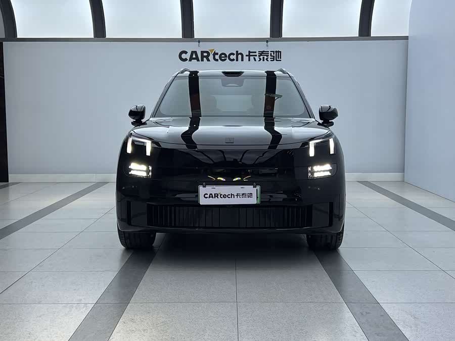 Lynk & Co 900 2025 car image #3