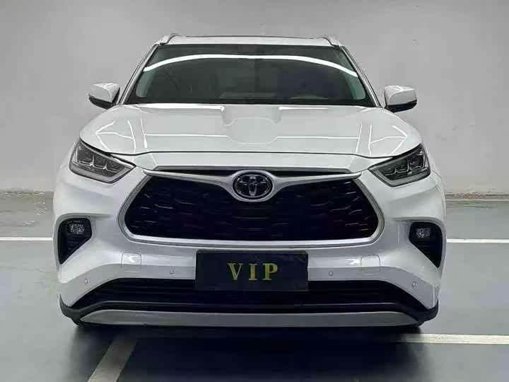 Toyota Highlander 2024 car image #3