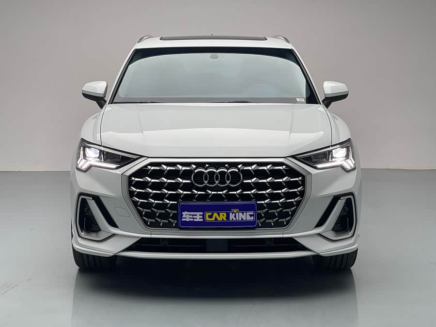 Audi Q3 2023 car image #3
