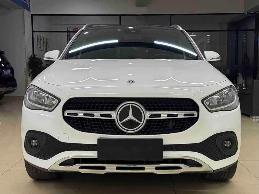 Mercedes-Benz GLA Class 2021 immagine di auto #3