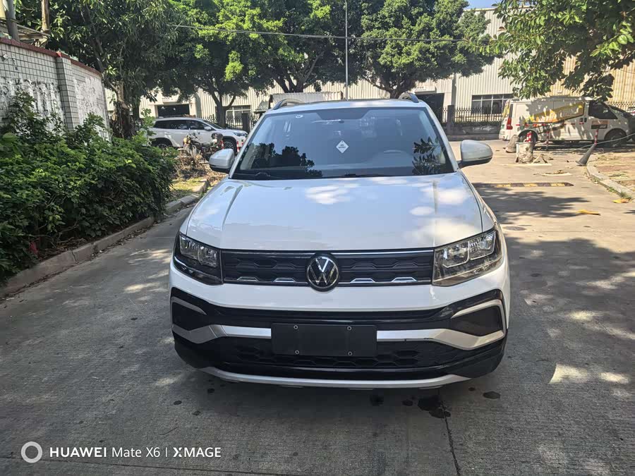 Volkswagen T-Cross 2023 car image #3