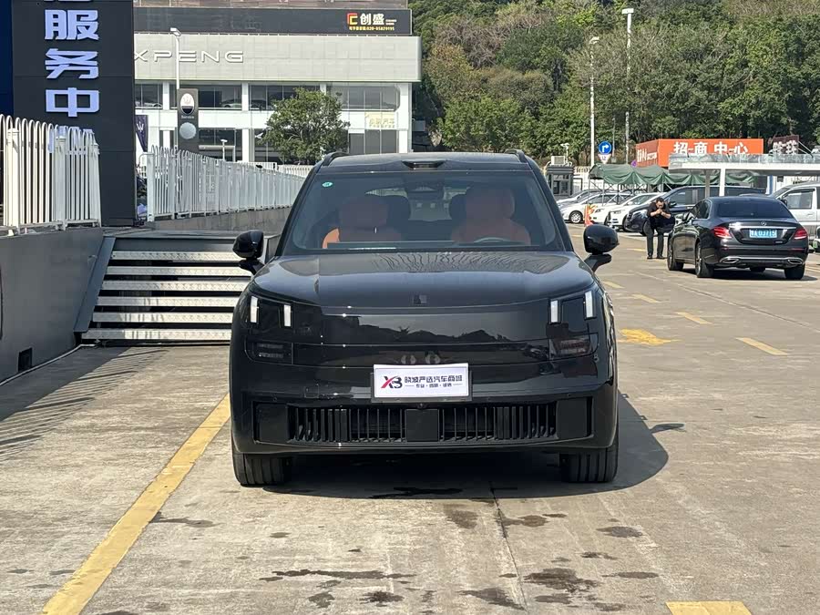 Lynk & Co 900 2025 car image #3