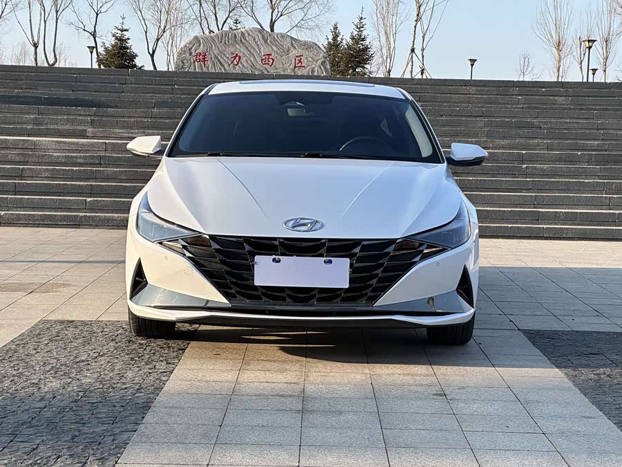 Hyundai Elantra 2021 immagine di auto #3