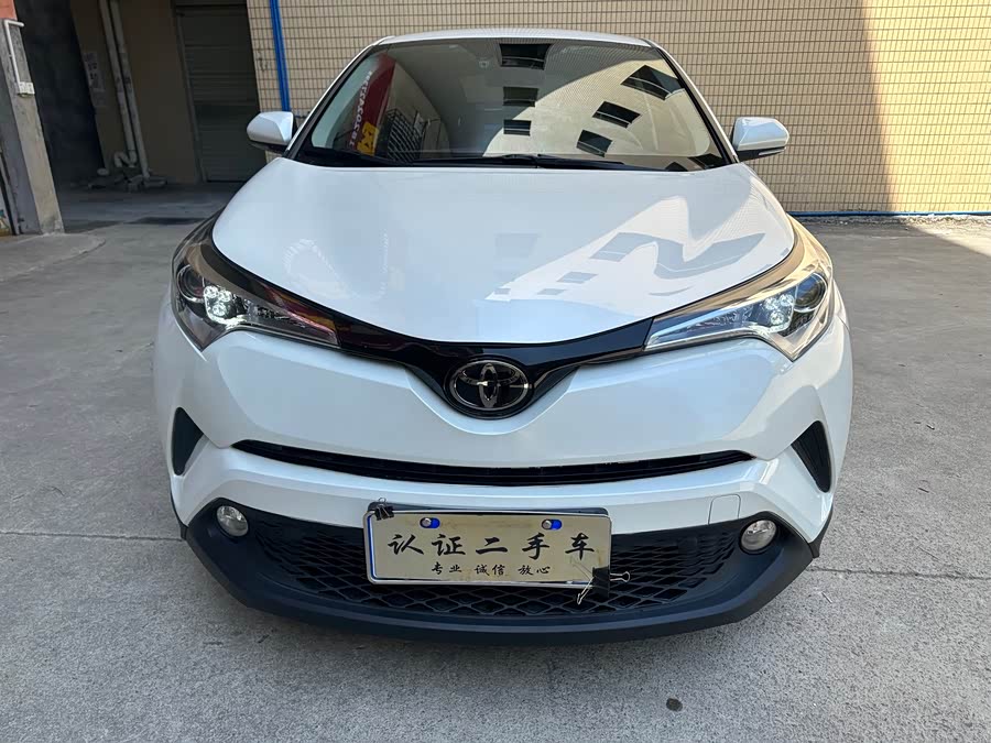 Toyota C-HR 2019 car image #3