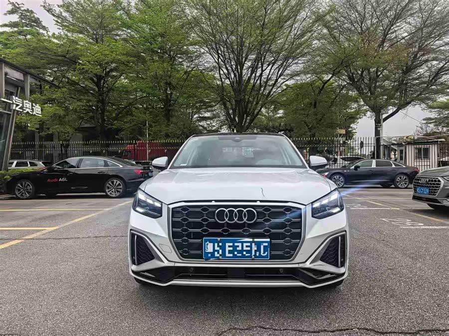 Audi Q2L 2024 صورة سيارة #3