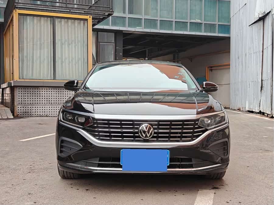 Volkswagen Passat 2024 صورة سيارة #3
