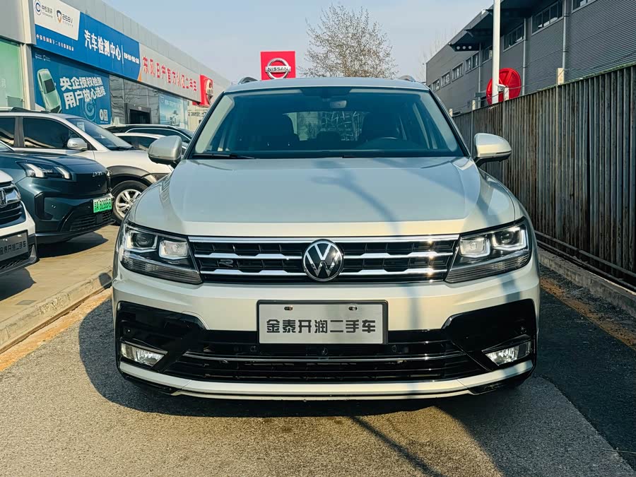 Volkswagen Tiguan L 2021 car image #3