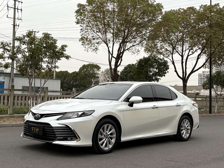 Toyota Camry 2022 car image #3