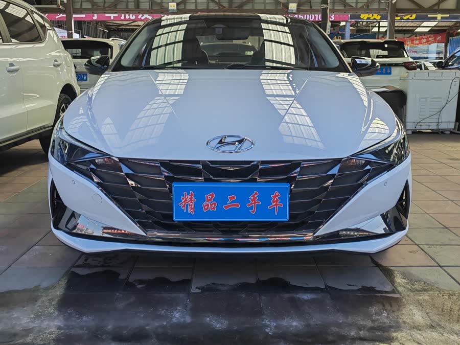 Hyundai Elantra 2023 immagine di auto #3