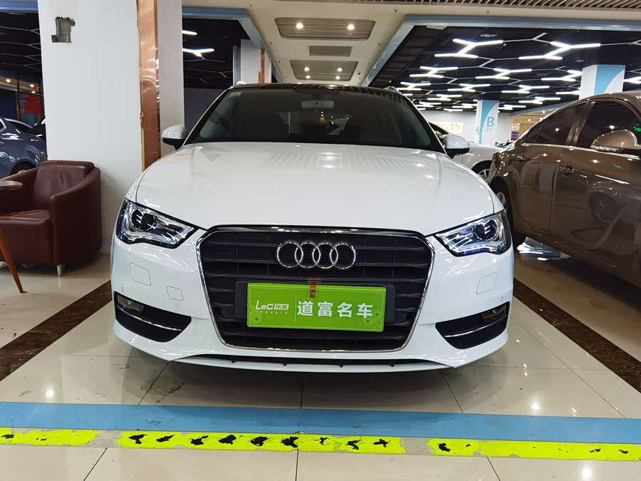 Audi A3 2018 car image #3