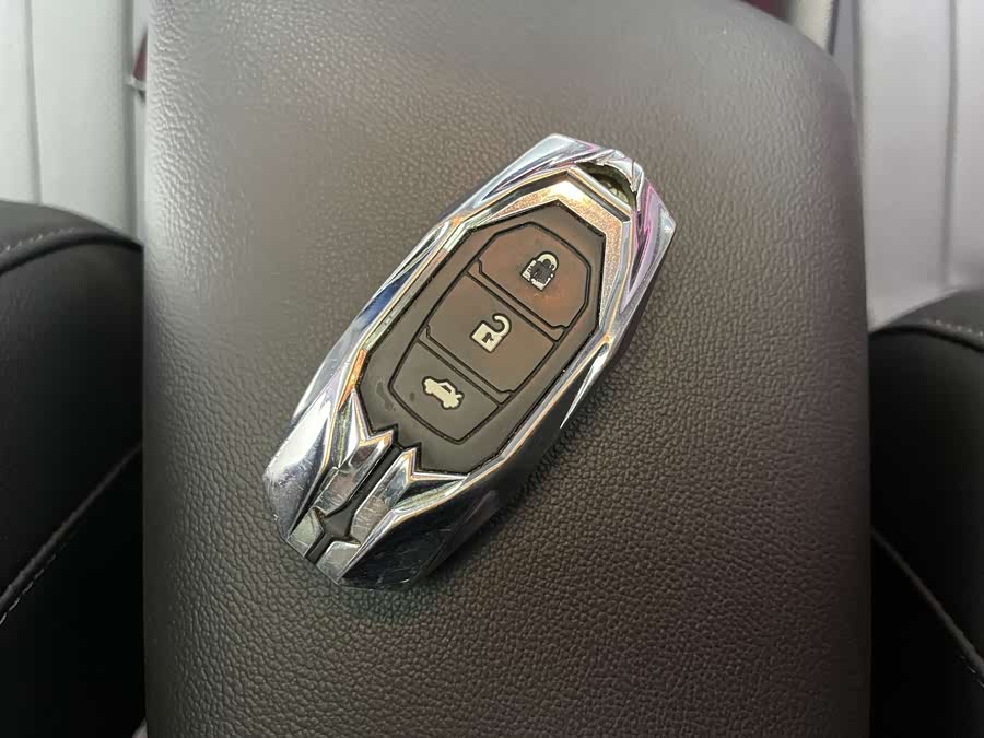 Hyundai Elantra 2021 immagine di auto #3