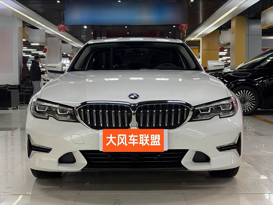 BMW 3 Series 2019 #3 BMW 3 Series 2019 car image #3