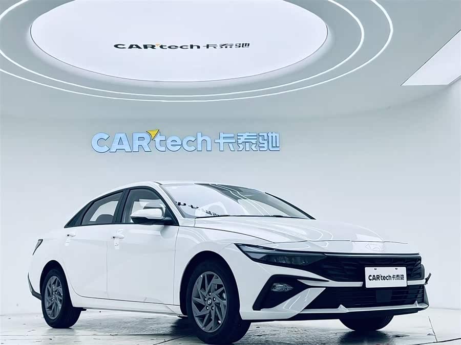 Hyundai Elantra imagen de coche #3