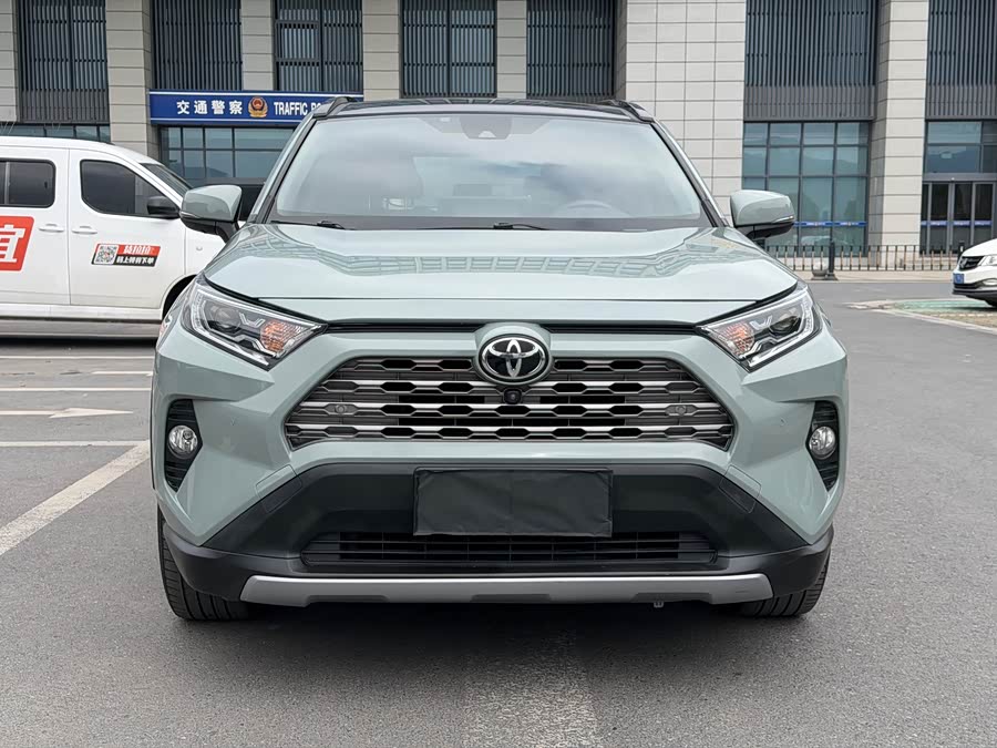Toyota RAV4 2020 car image #3