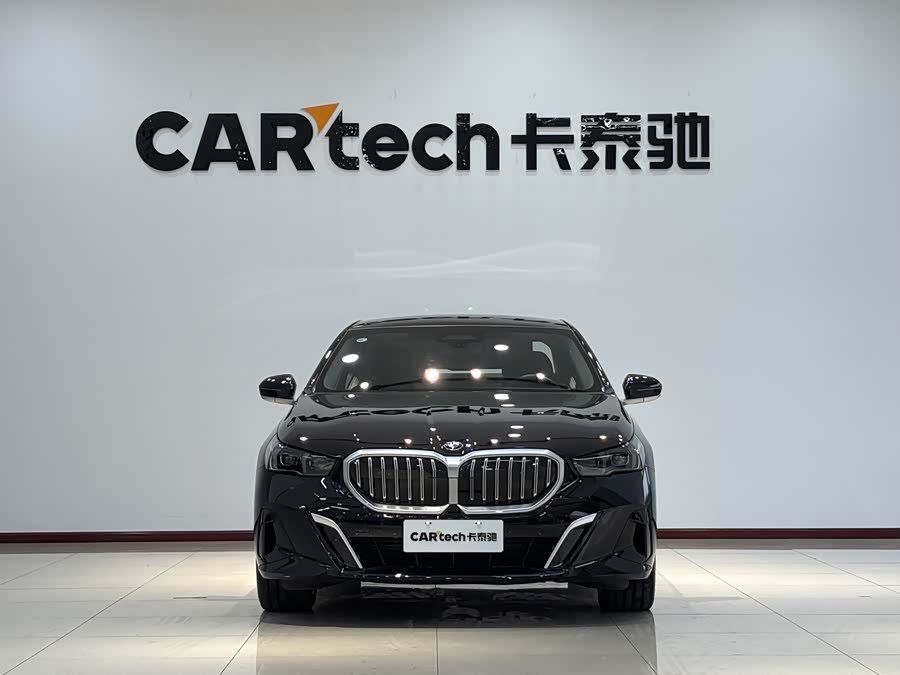 BMW 5 Series 2025 car image #3