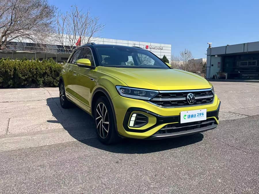 Volkswagen T-Roc 2023 car image #3