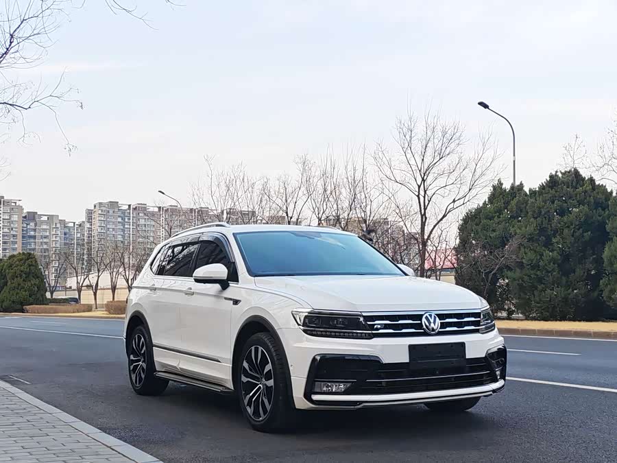 Volkswagen Tiguan L 2020 #3 Volkswagen Tiguan L 2020 car image #3