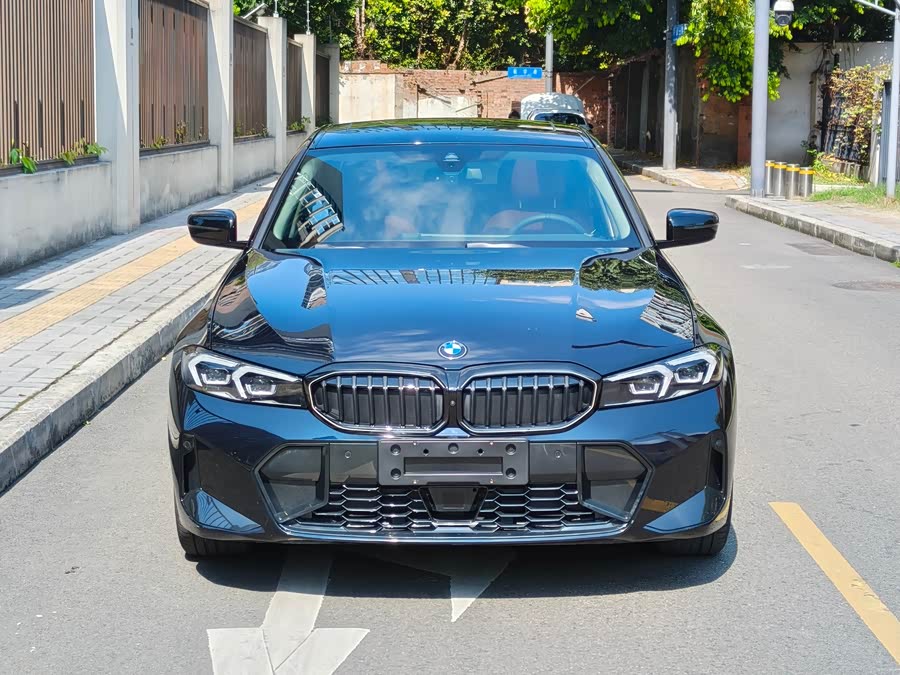 BMW 3 Series 2025 #3 BMW 3 Series 2025 car image #3