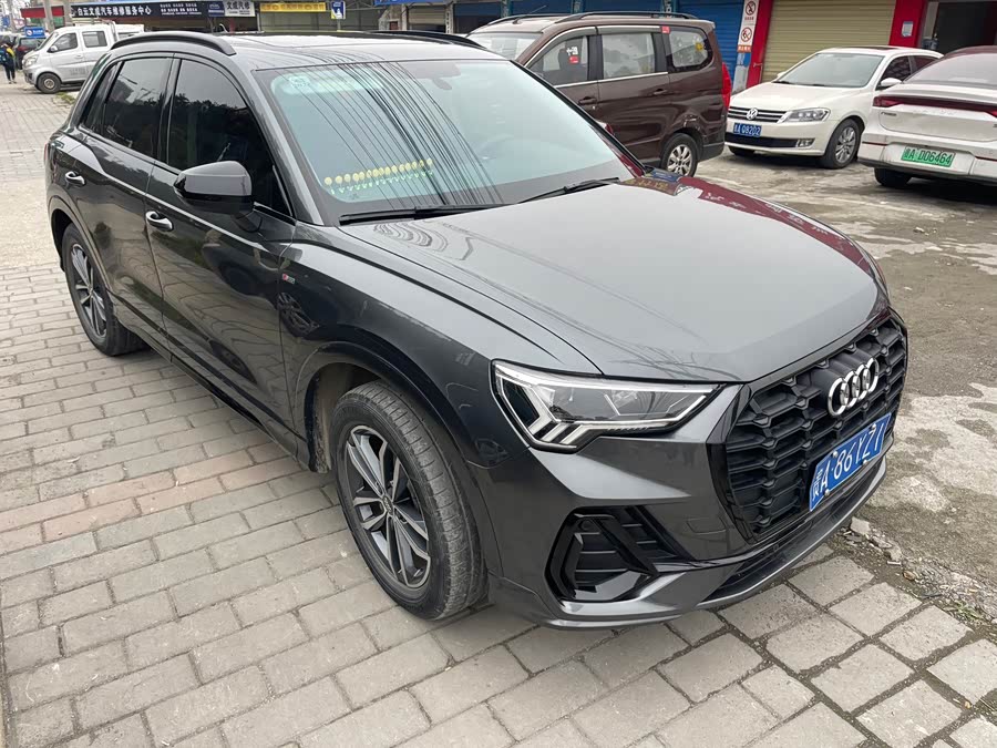 Audi Q3 2021 car image #3