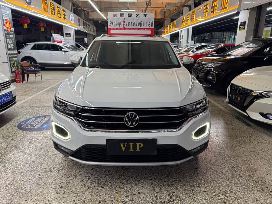 Volkswagen T-Roc 2022 car image #3