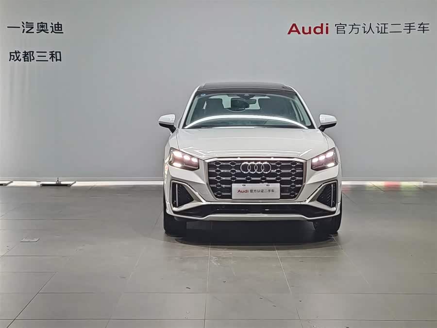 Audi Q2L 2024 صورة سيارة #3