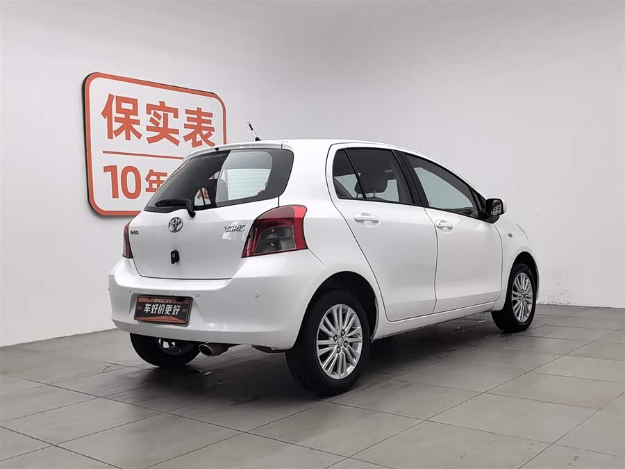 Toyota Yaris 2011 car image #3