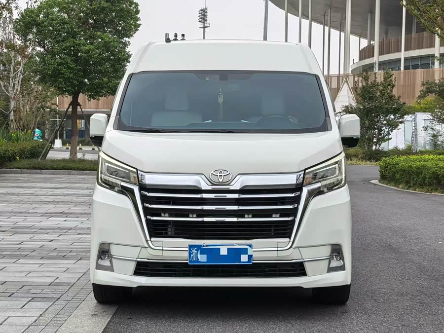 Toyota 2023 car image #3