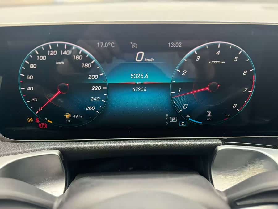 Mercedes-Benz GLB Class 2020 car image #3