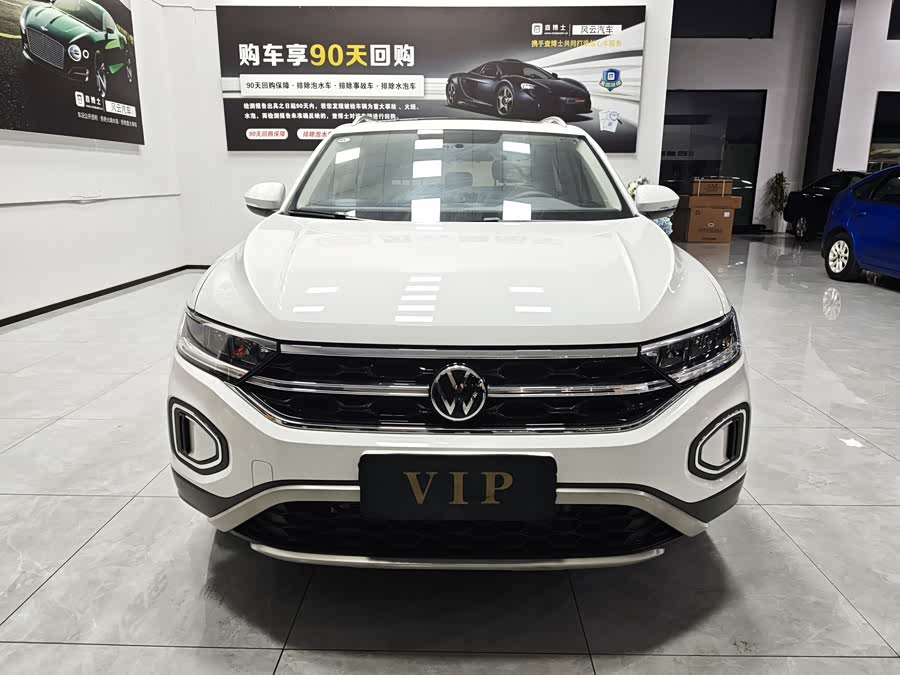 Volkswagen T-Roc 2023 car image #3