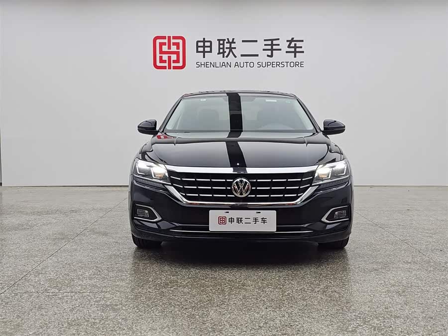 Volkswagen Passat 2021 car image #3