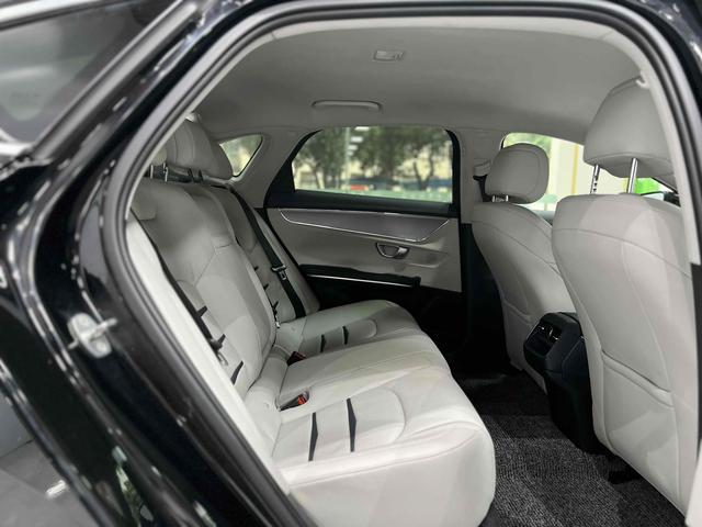 BYD e9 2021 #3 BYD e9 2021 car image #3